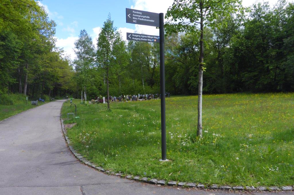 Nürtingen - Waldfriedhof Wegweiser
